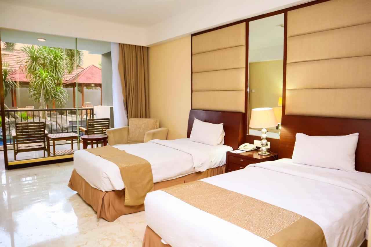 Bela International Hotel & ConventionТернате Экстерьер фото