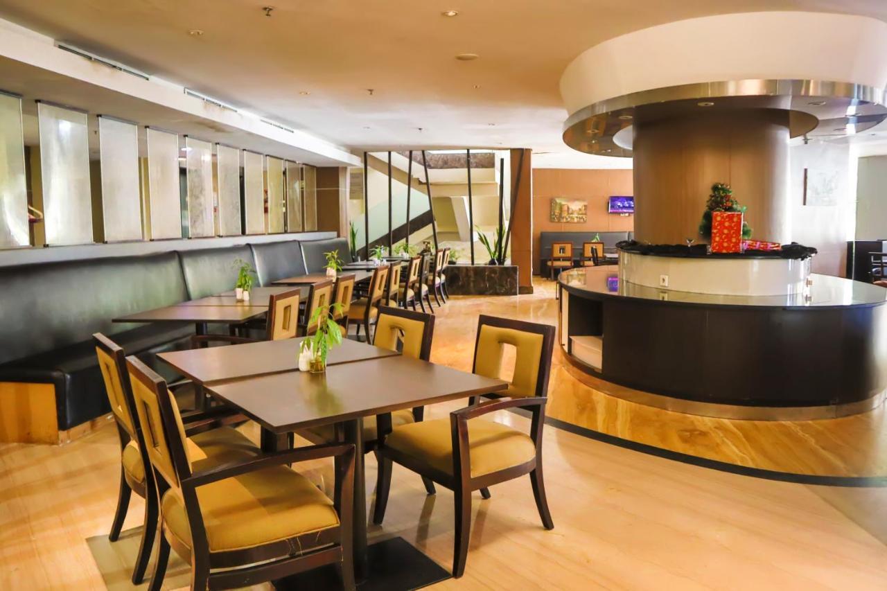 Bela International Hotel & ConventionТернате Экстерьер фото