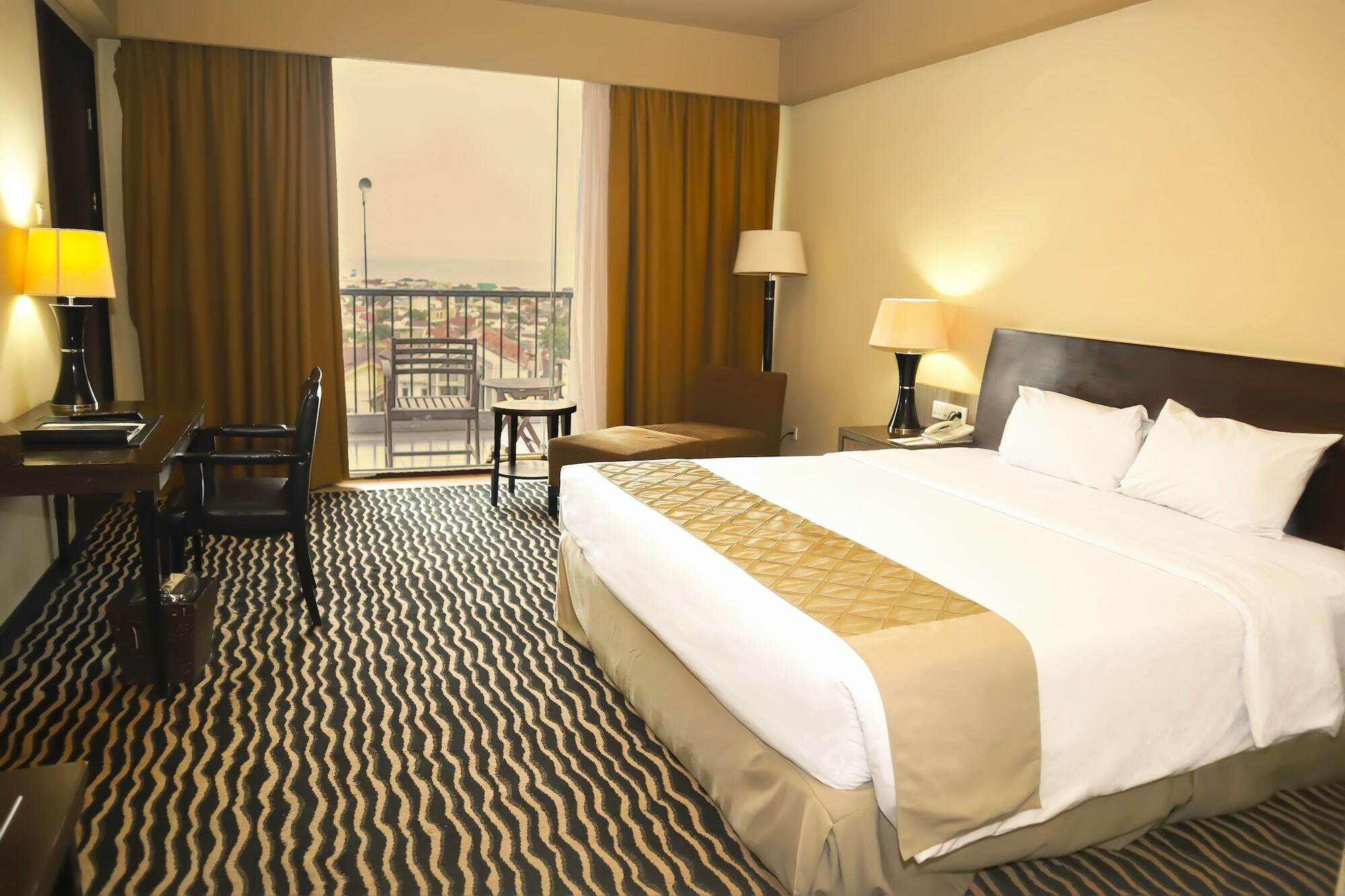 Bela International Hotel & ConventionТернате Экстерьер фото