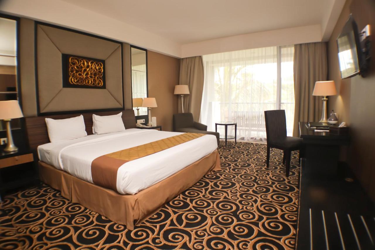 Bela International Hotel & ConventionТернате Экстерьер фото
